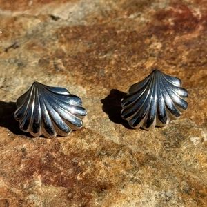 Vintage Silver Shell Earrings Stud